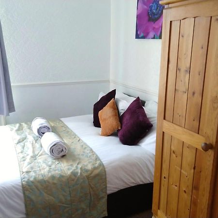 Napier Town House - Self Catering - Guesthouse Style - Twin And Double Rooms Workington Kültér fotó