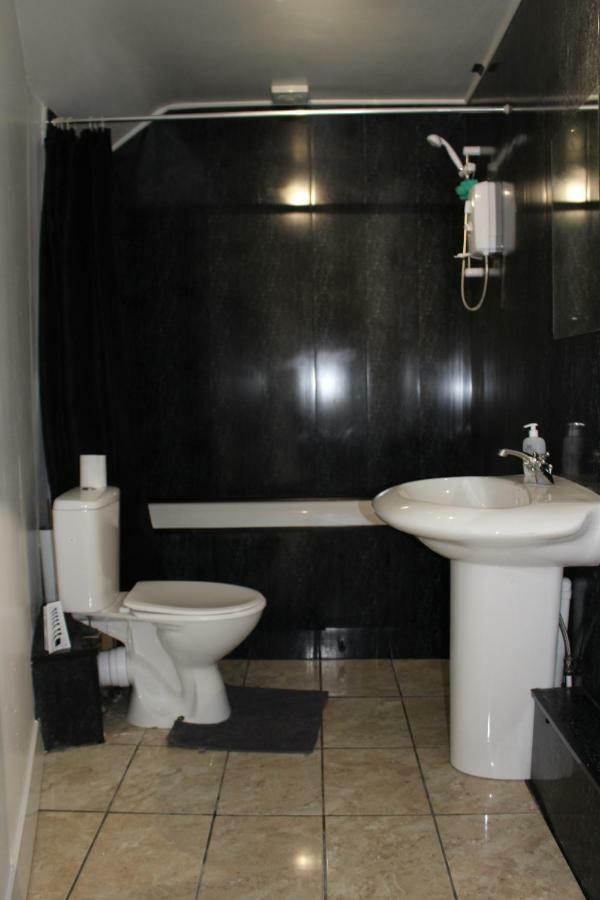 Napier Town House - Self Catering - Guesthouse Style - Twin And Double Rooms Workington Kültér fotó