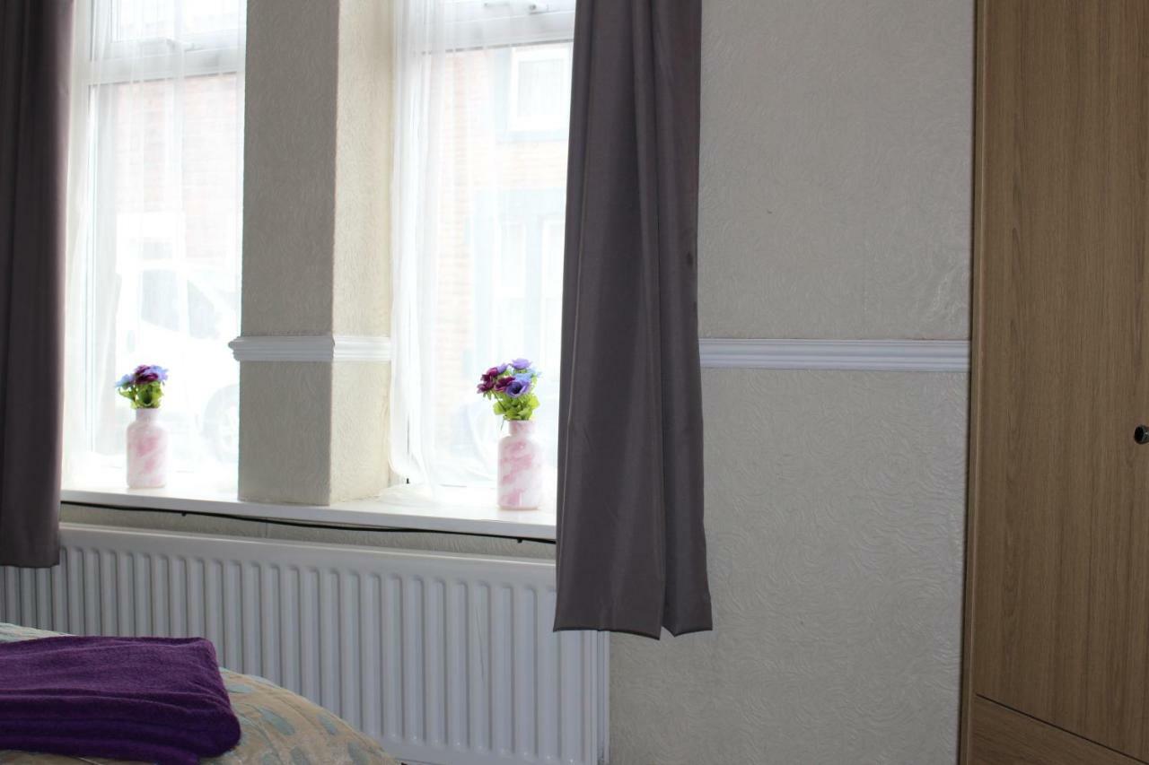 Napier Town House - Self Catering - Guesthouse Style - Twin And Double Rooms Workington Kültér fotó