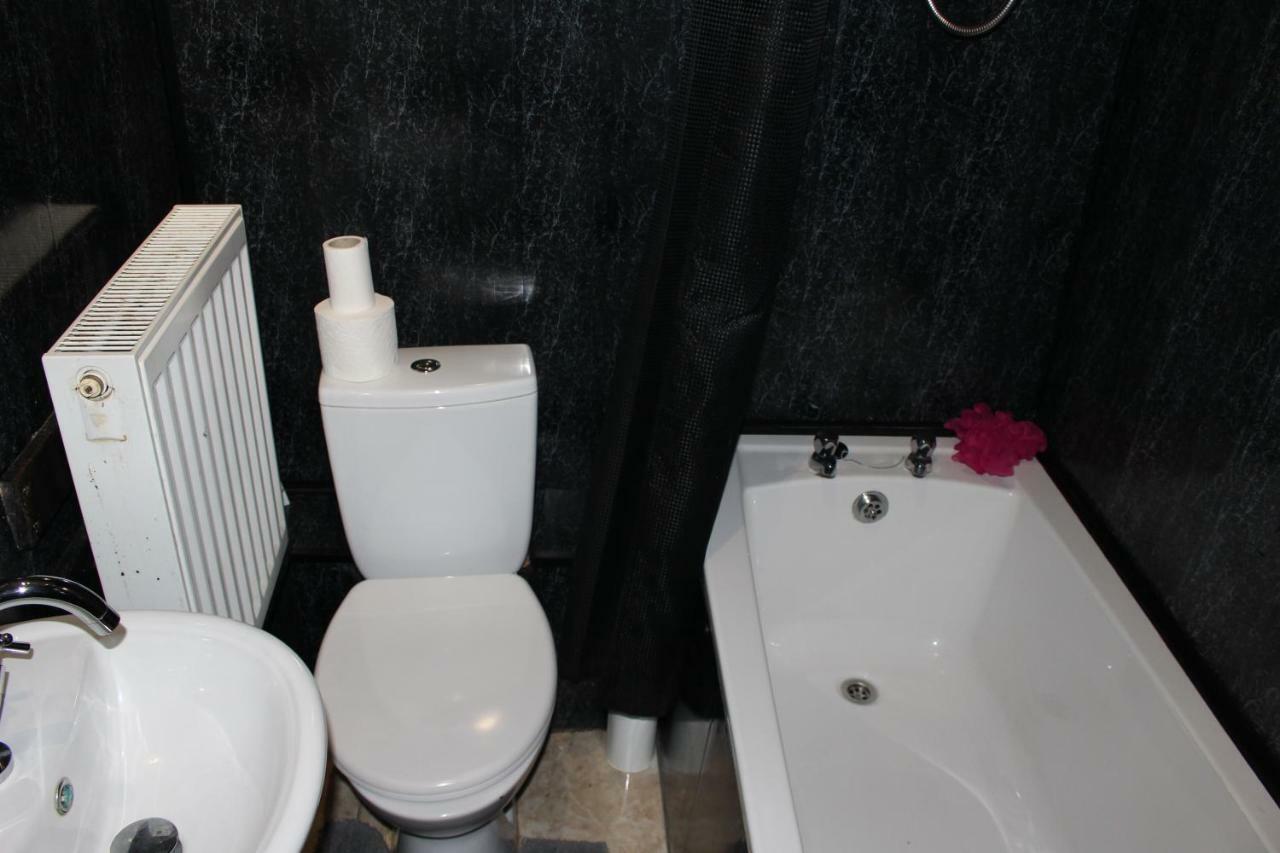 Napier Town House - Self Catering - Guesthouse Style - Twin And Double Rooms Workington Kültér fotó